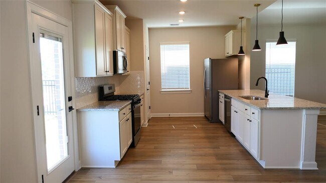 Building Photo - 3008 Sunmoon Ln
