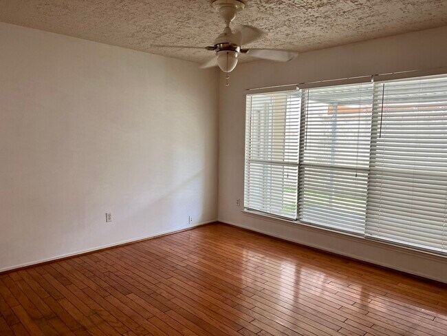 Building Photo - 3702 Echo Grove Ln