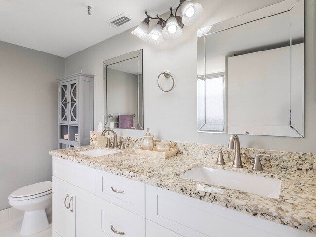 Building Photo - 14527 Bonaire Blvd