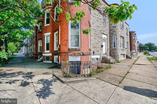 Primary Photo - 2300 N Fulton Ave