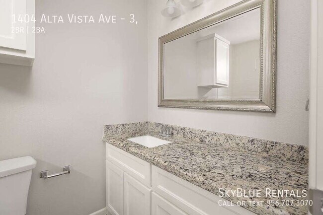 Building Photo - 1404 Alta Vista Dr