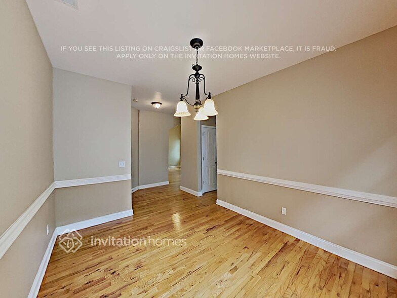 Building Photo - 658 Royal Crest Ct
