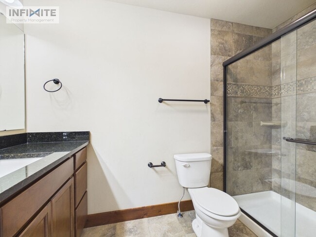 Building Photo - 895 Longbow Ln