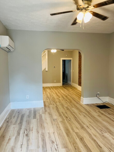 Building Photo - 666 S 22nd St