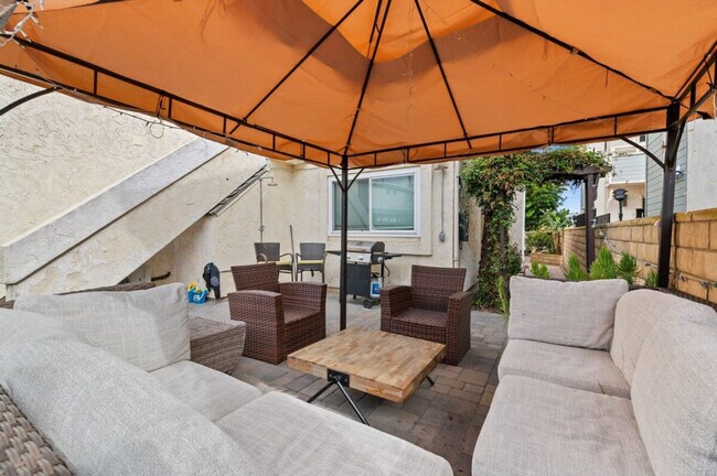 Building Photo - 1240 Grand Ave