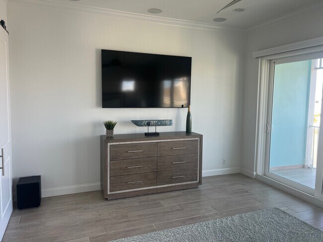 Building Photo - 11715 1st St E