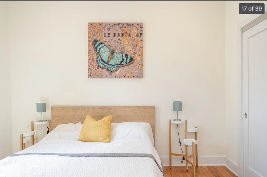 Building Photo - 209 Hutton St