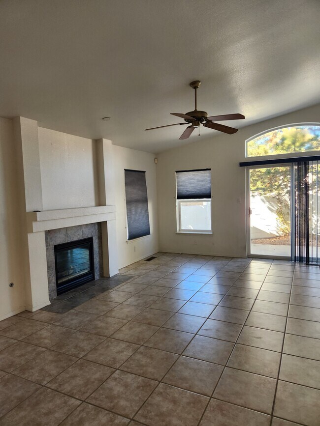 Building Photo - 7301 Quail Springs Pl NE