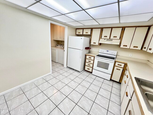 Building Photo - 1750 Commodore Blvd