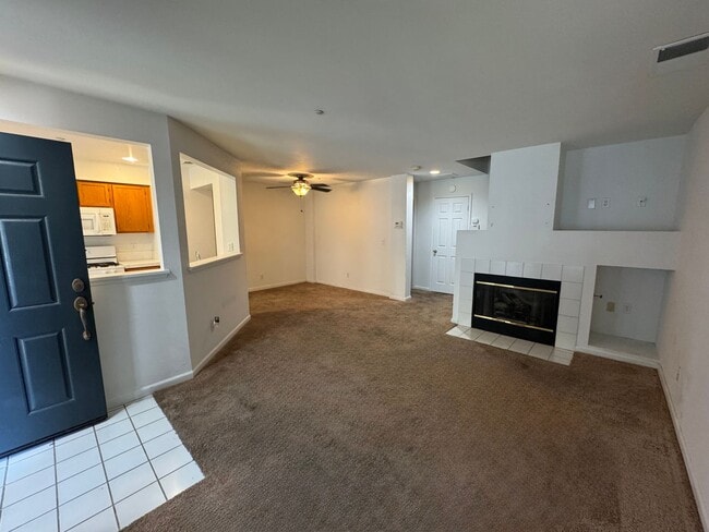 Building Photo - 2bd/2.5ba Santa Teresa Townhouse - Availab...