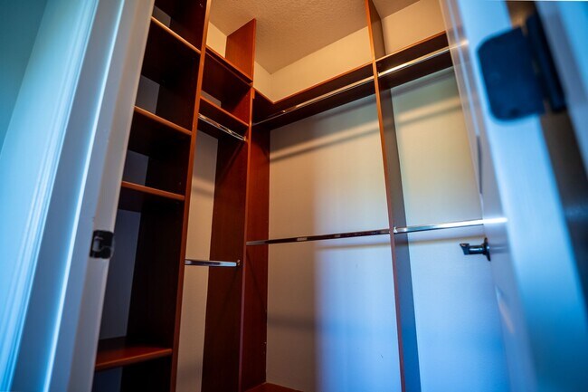 Building Photo - Exceptional estate Located In the highly desirable College Park Community.