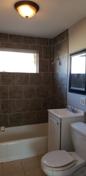 Building Photo - 4501 N Tracy Ave