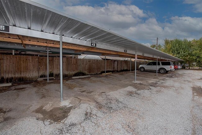 Building Photo - 3316 Burke Rd