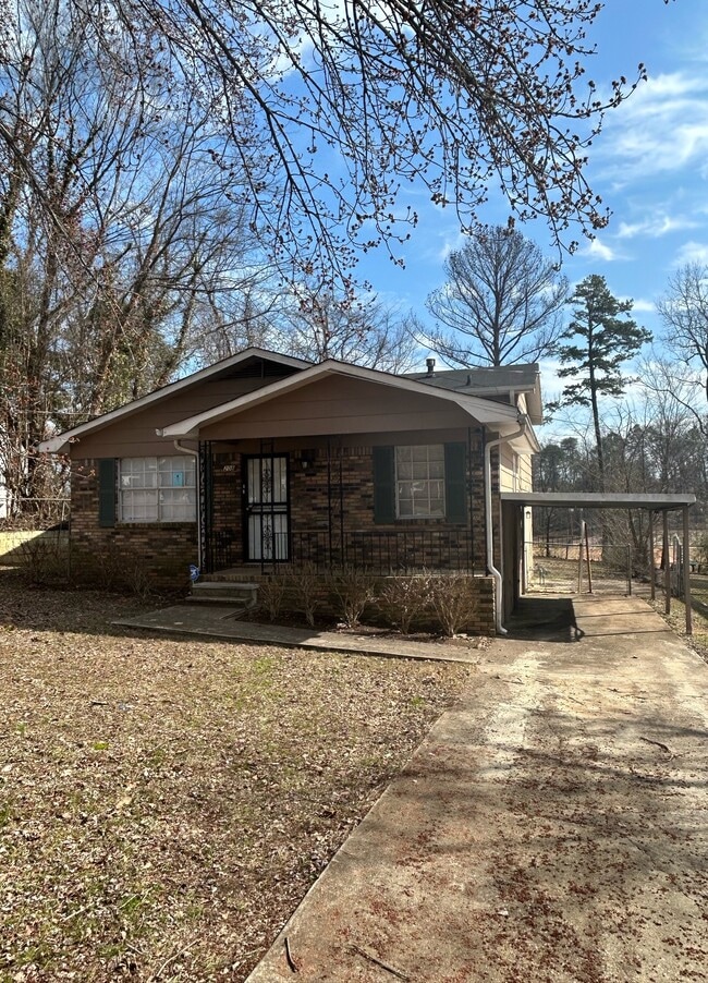 Primary Photo - 208 Ridgewood Ave