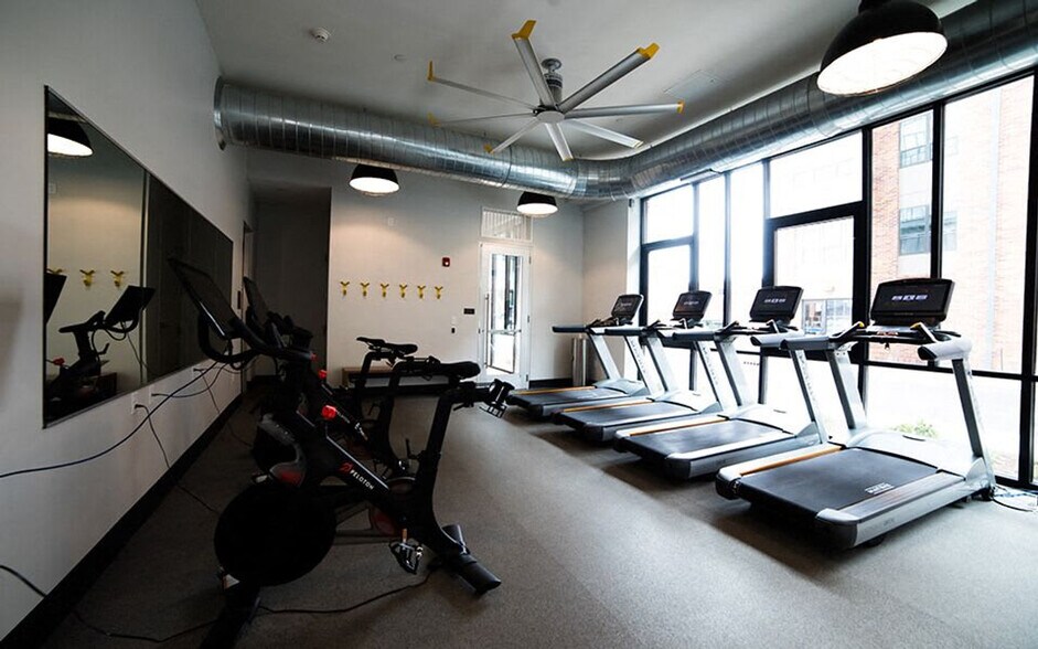 Building Photo - 235 S Delaware St