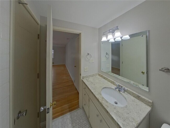 Building Photo - 13408 Colfax Ave S