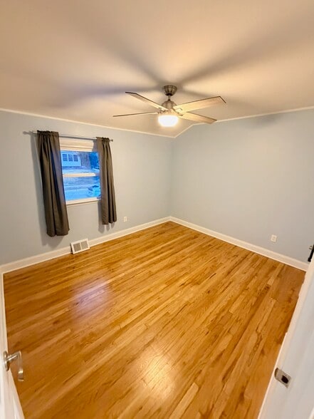 Bedroom 3 - 256 S Dillwyn Rd