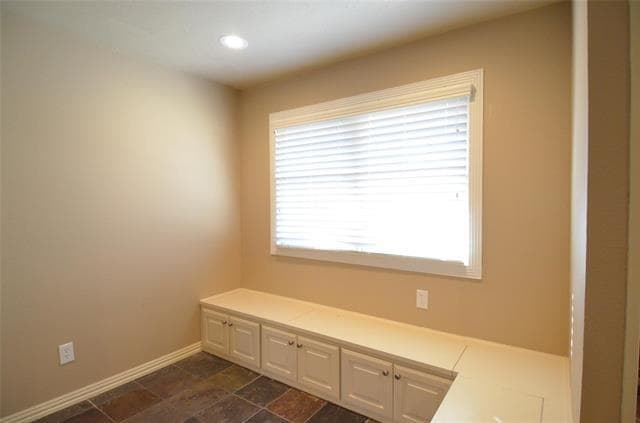 Building Photo - 5 Ridgeview Cir