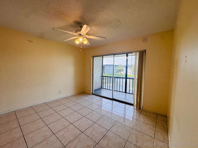 Building Photo - 8025 S Colony Cir