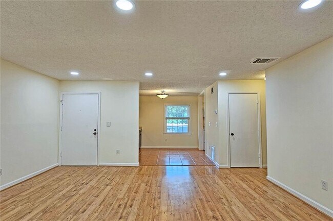 Building Photo - 47 Monet Ct NW
