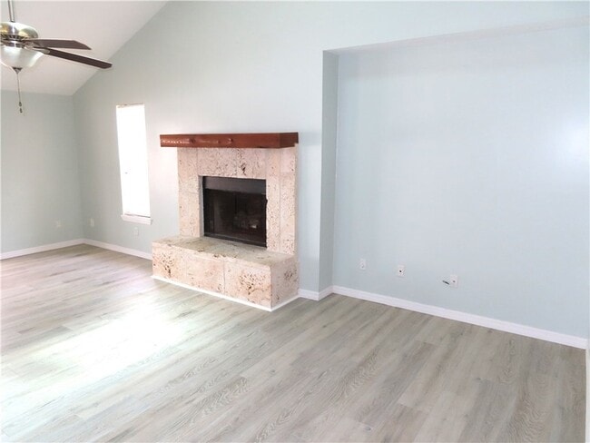 Building Photo - 110 Melton Ave