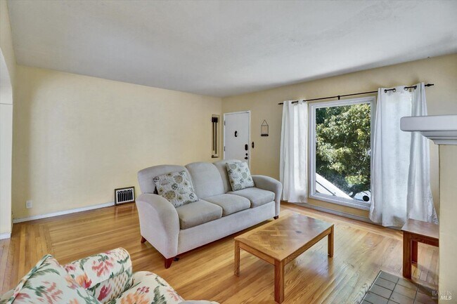 Building Photo - 1467 Ohio St