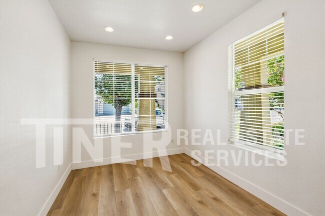 Building Photo - 9716 Marianna Way