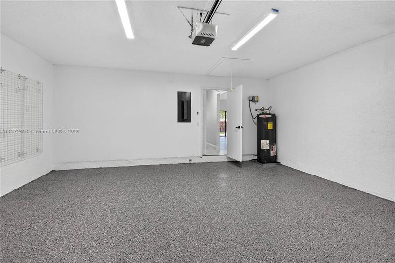 Building Photo - 9581 El Clair Ranch Rd