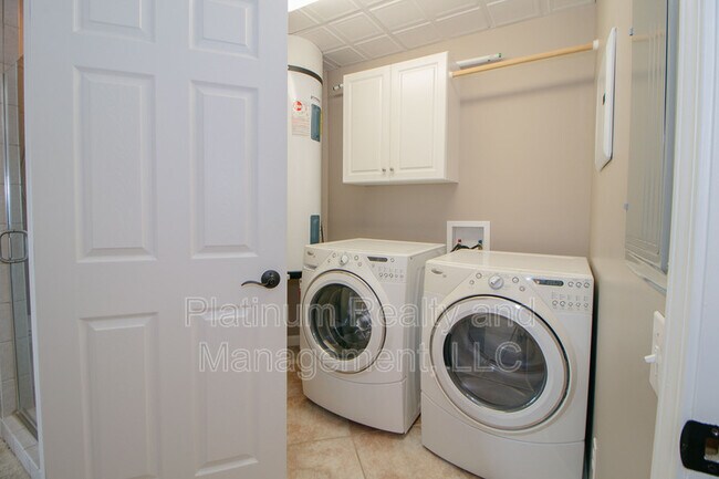 Building Photo - 202 Breakers Bnd