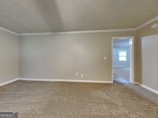 Building Photo - 6471 Chickasaw Dr