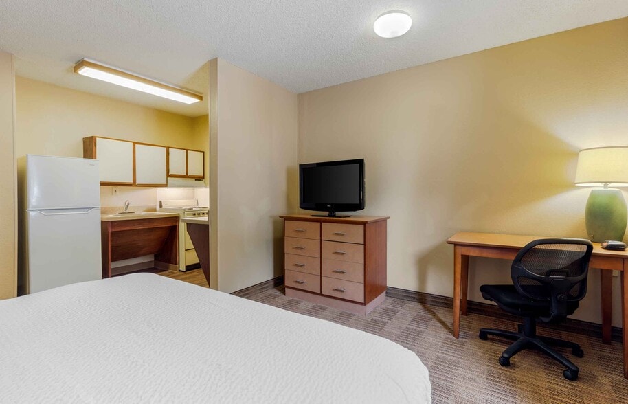 Building Photo - Furnished Studio-Dayton - Fairborn