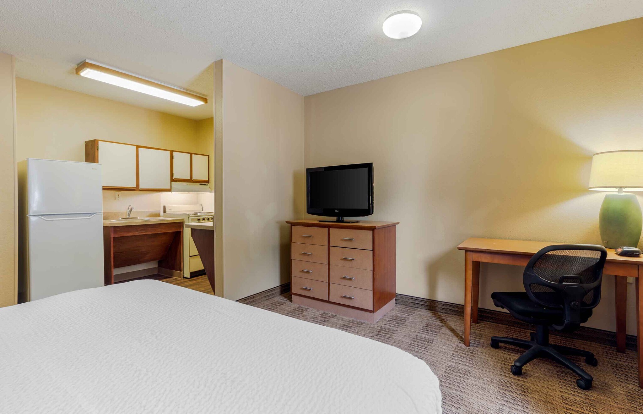 Building Photo - Furnished Studio-Atlanta - Alpharetta - No...