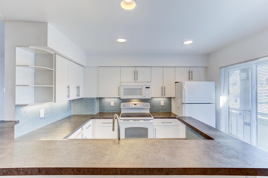 Building Photo - 2 Acoma St