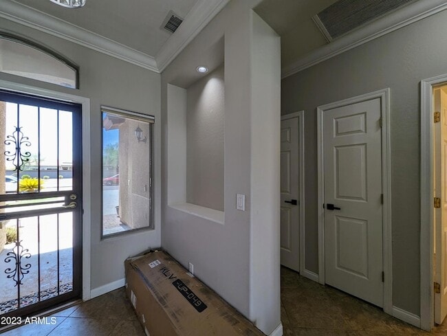 Building Photo - 5112 W Chambers St