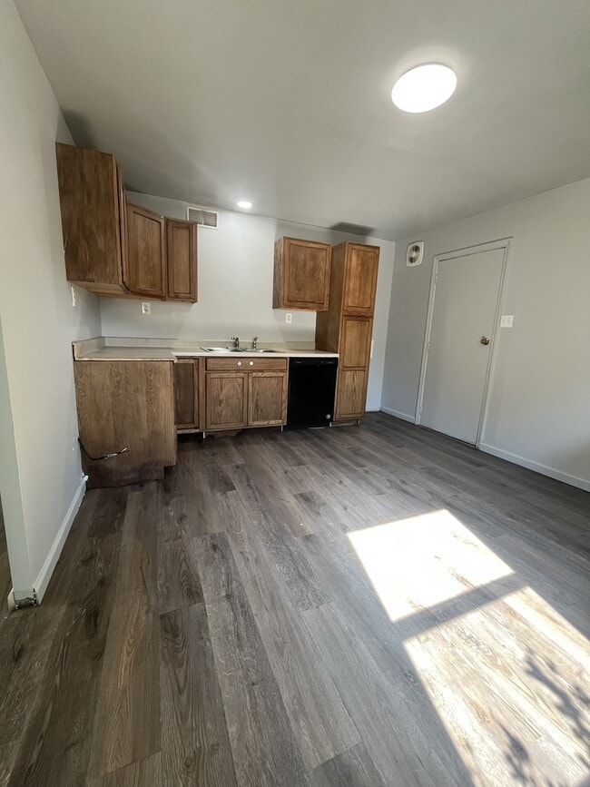 Building Photo - 526 St Leo Dr