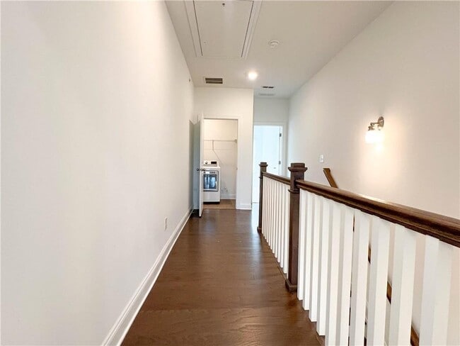 Building Photo - 6605 Beacon Dr
