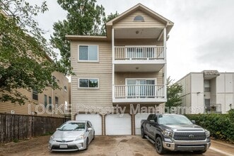 Building Photo - 2728 Reagan St