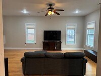 Building Photo - 904 Kentwood Dr