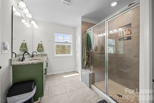Building Photo - 616 Altamonte Dr