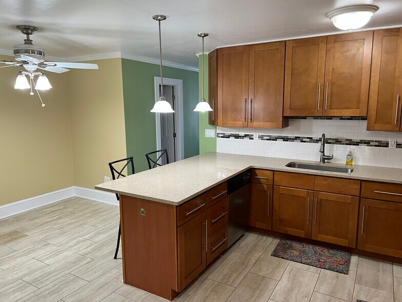 Building Photo - 3008 Secane Dr