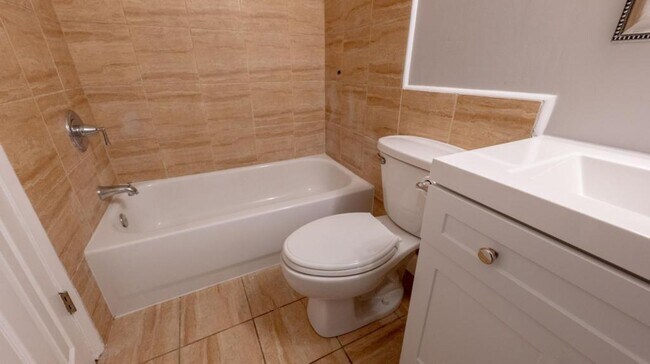 Building Photo - 2211 Belleair Rd