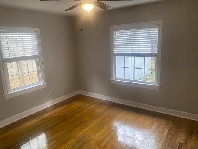 Building Photo - 4425 Ione St