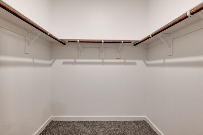 Building Photo - AVAILABLE NOW! GORGEOUS 3 BEDROOM DUPLEX LOCATED IN MIDLOTHIAN ISD!