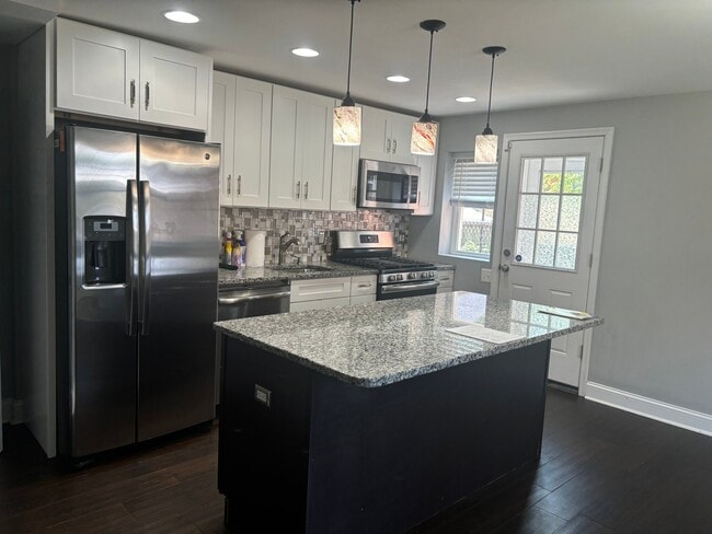 Building Photo - 3573 Shannon Dr