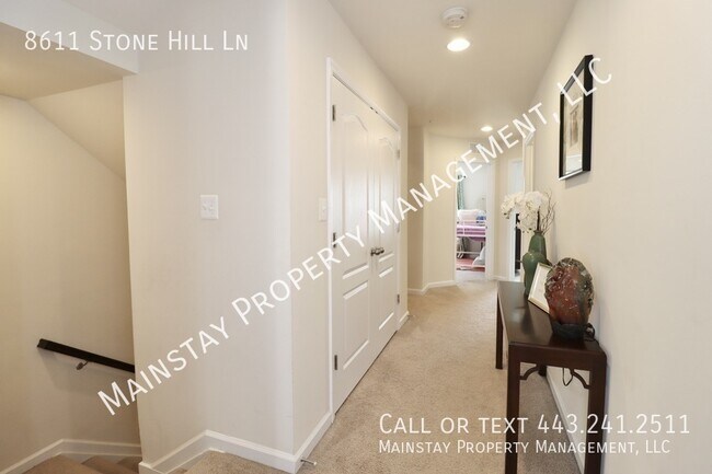 Building Photo - 8611 Stone Hill Ln