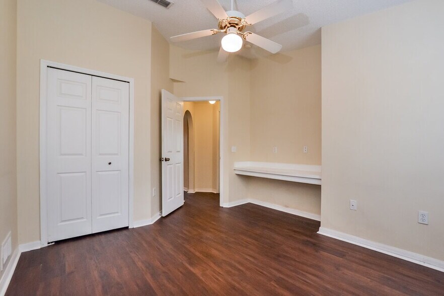 Building Photo - 792 Lake Doe Blvd