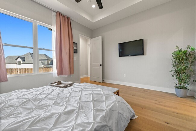 Building Photo - Modern luxury available in Fletcher Ridge