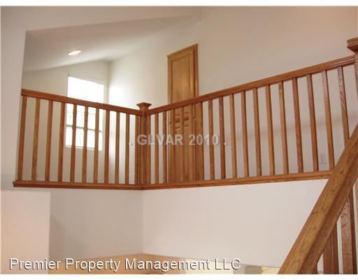 Building Photo - 3 br, 2.5 bath House - 139 Tilbury Ave*