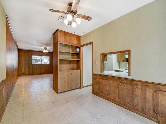 Building Photo - 206 Park Ln