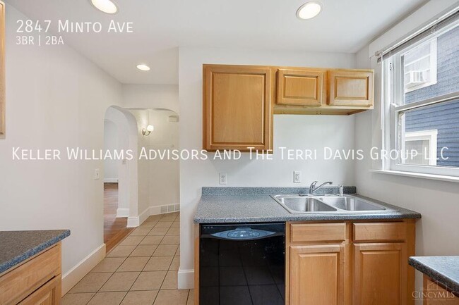 Building Photo - 2847 Minto Ave